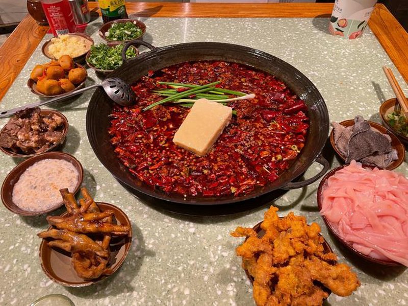 重庆火锅选购指南：寻找那一口麻辣鲜香