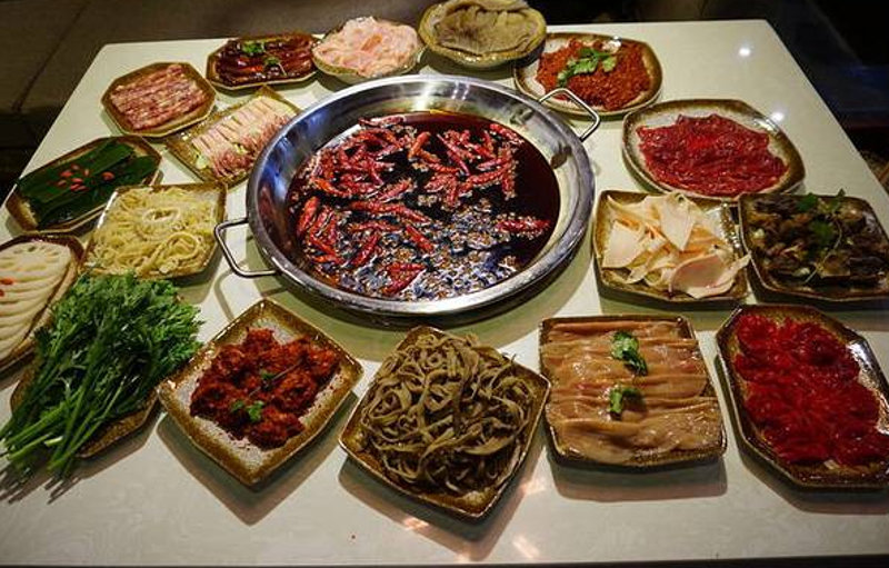 重庆火锅店选购指南：如何品尝地道美味